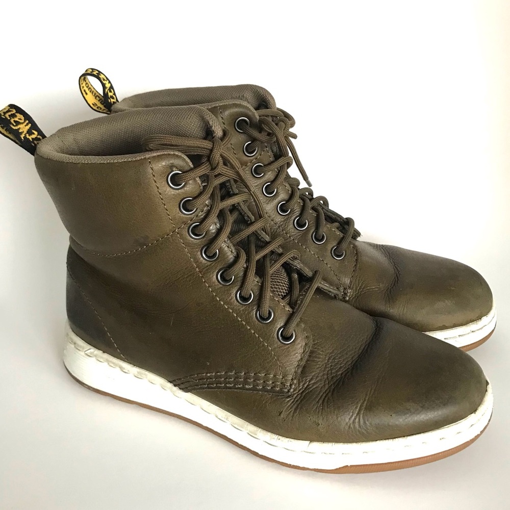 Dr Martens Unisex Rigal Airware Olive Boots (7)